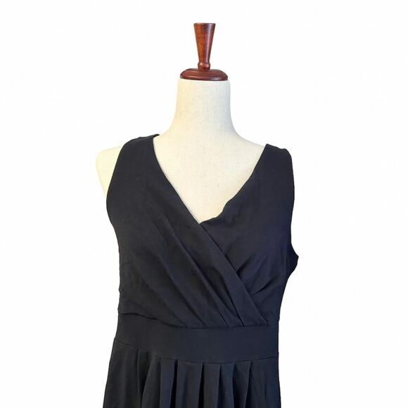 Lands End Dress‎ Size Medium Women's Black Sleeveless V-Neck Soft Knit Fit Midi - Picture 3 of 10